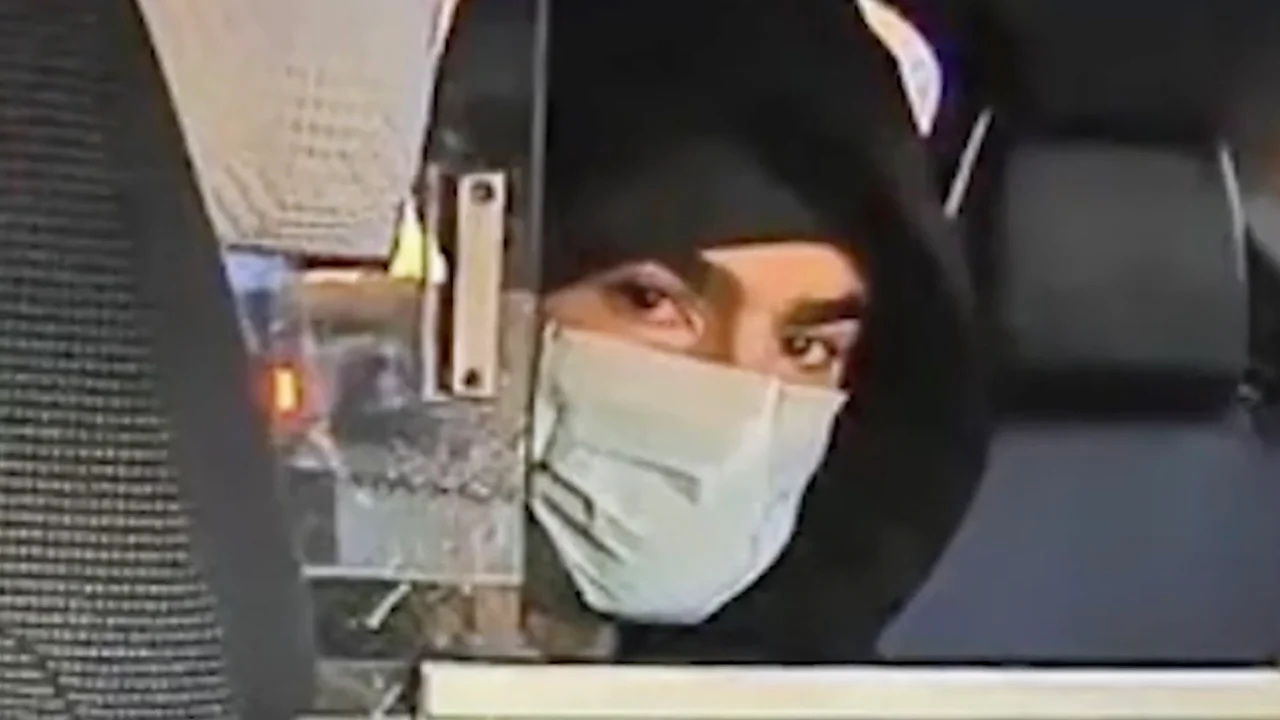 這部有爭議的真實犯罪紀錄片最高圖表：“假裝被困惑的記者”
